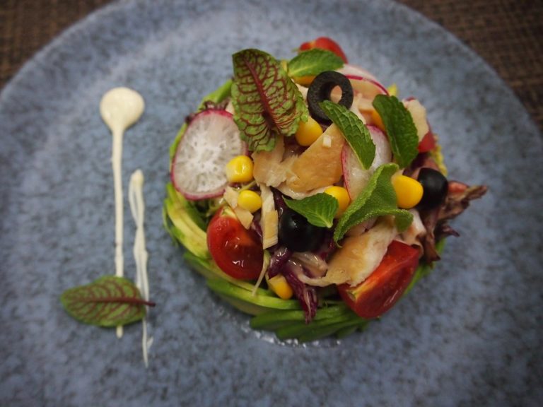 avocado chicken salad 1 768x576