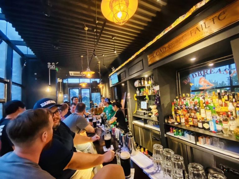 The Craic Irish Pub hey xian 1 768x576