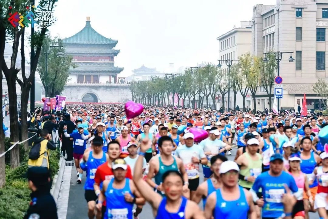 runners at 2025 Xian Marathon 1